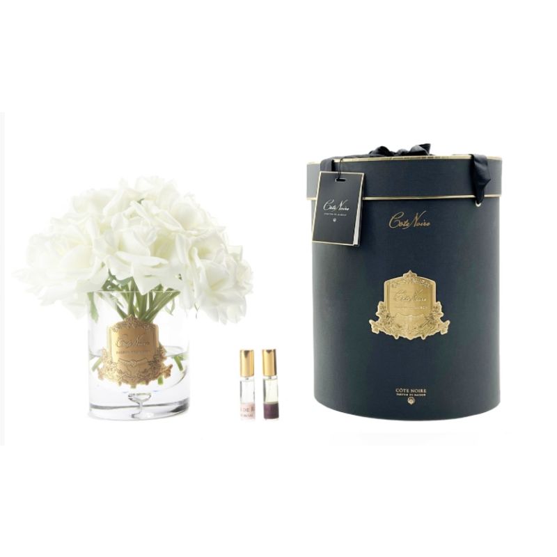 grand-bouquet-ivory-white-gold-badge